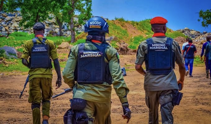 Authorities Seal Mine After Gas Leak Kills 37 in North-Central Nigeria The site, an abandoned lead mine operated by Solid Unit Nigeria Limited, contains mineral deposits known to emit sulphur oxide.