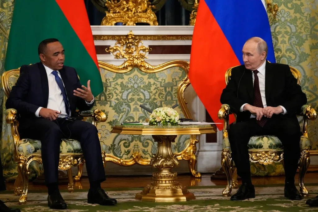 Madagascar Seeks Russian Support Following Deadly Cyclones Madagascar President Michael Randrianirina met with Russian President Vladimir Putin.