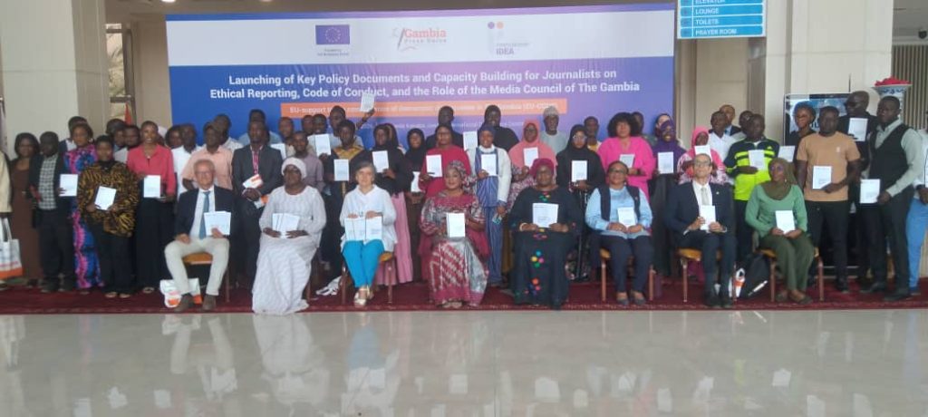 Members of International IDEA, Journalists and EU Officials